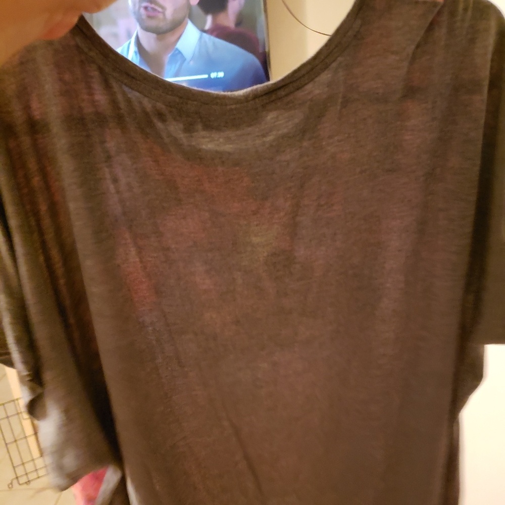Chic top - Picture 4 of 4